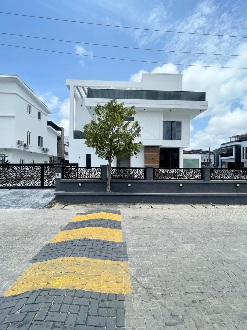 5bedroom fully detached duplex